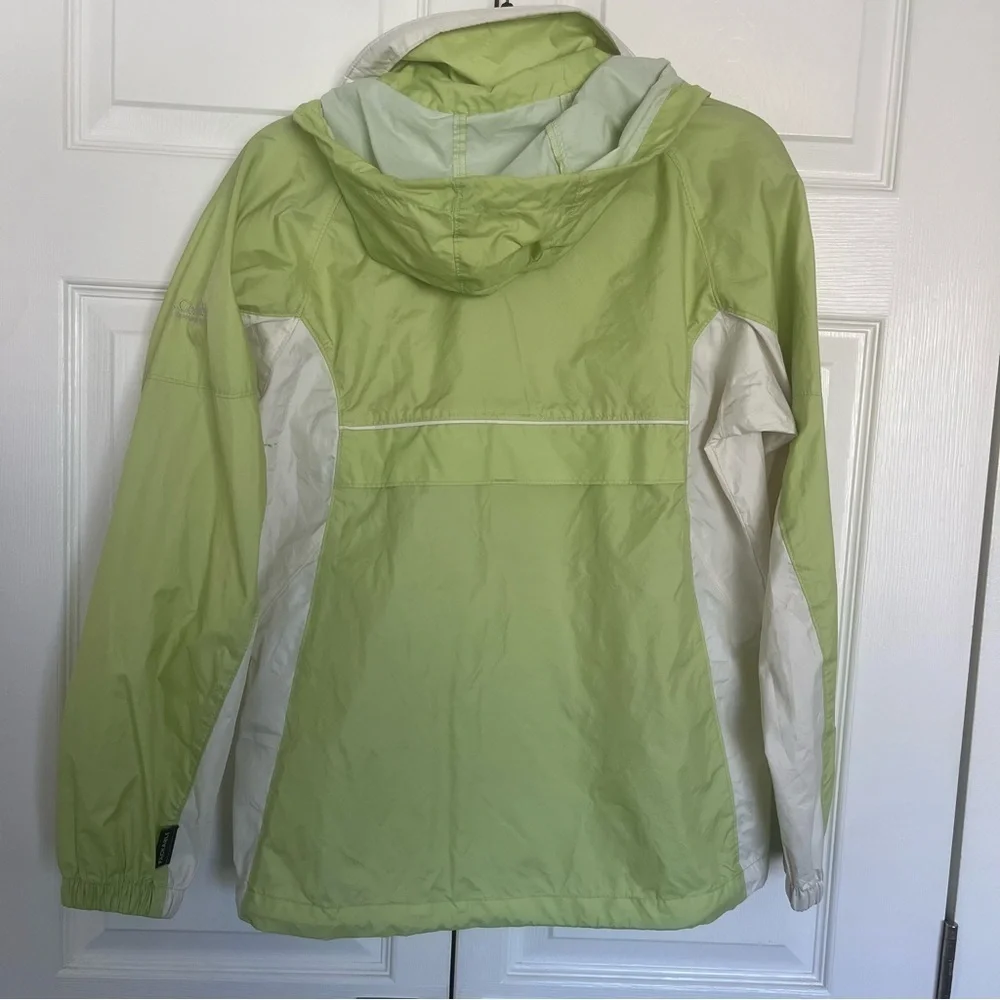 Light Green and Beige Columbia Packable Full Zip Windbreaker Jacket Size S